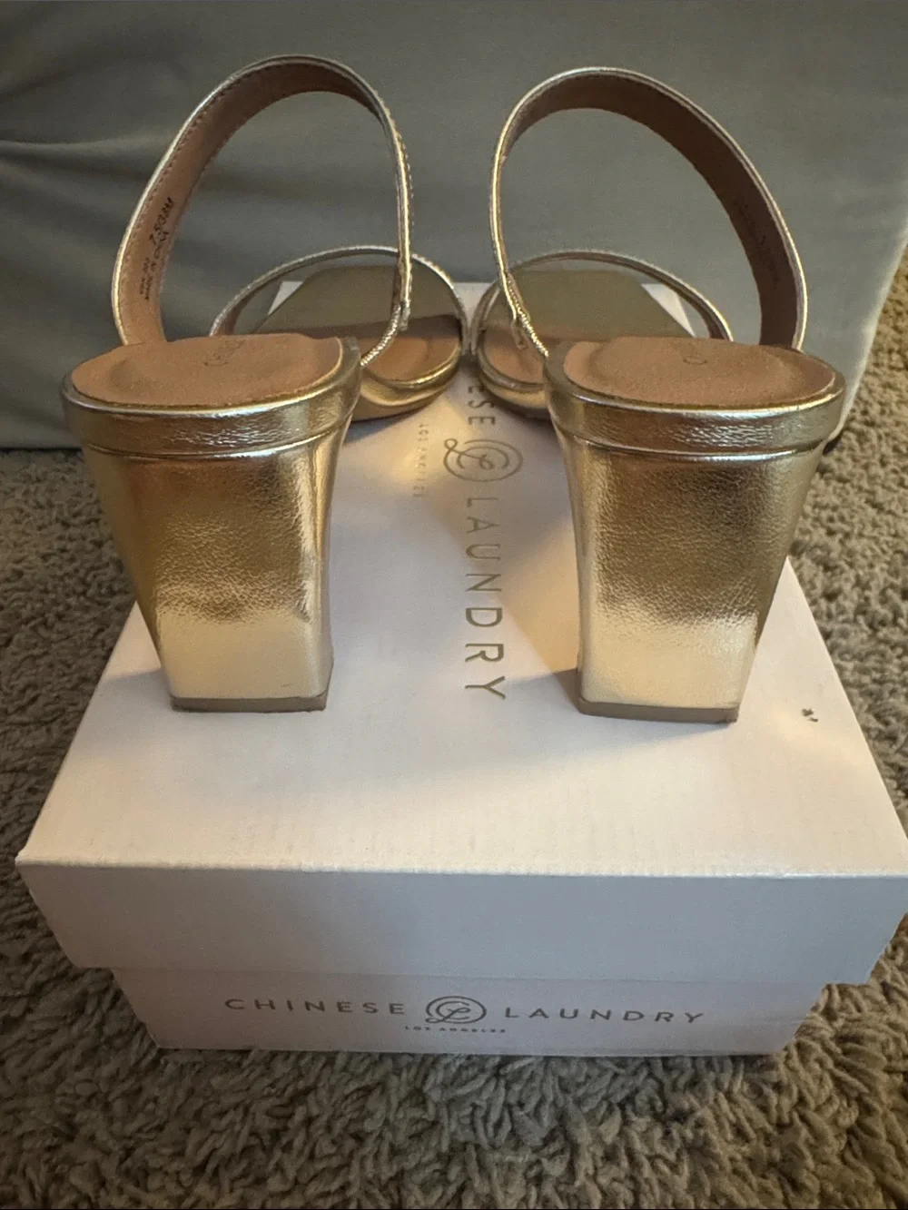 CL by Chinese Laundry Metallic Gold Double-Strap Block Heel Sandal Sz 7.5